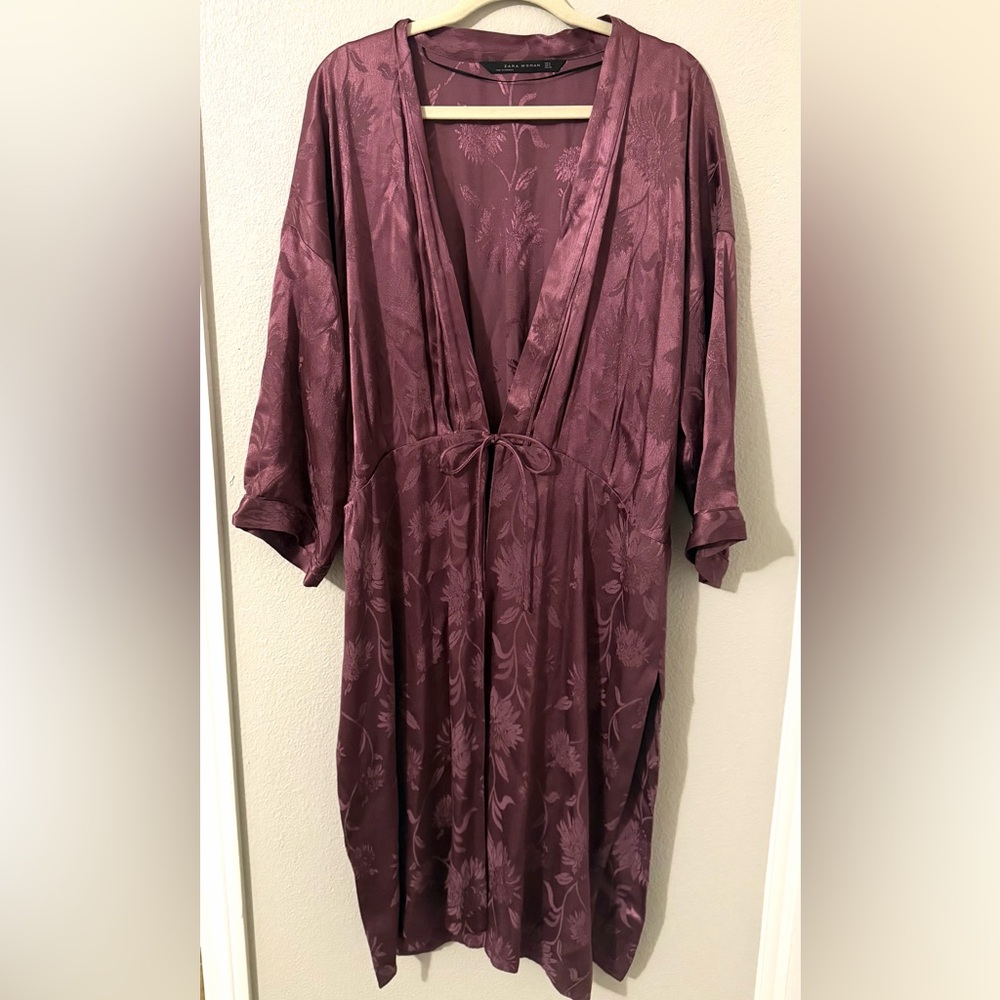 Zara Woman Jacquard Purple Floral Robe Small